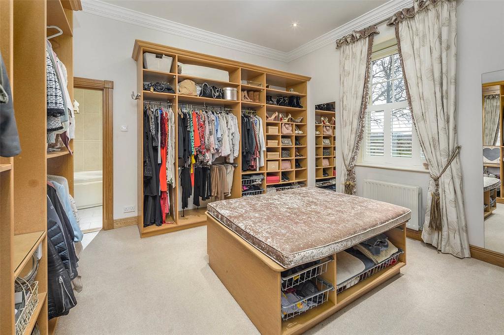 Walk-In Dressing