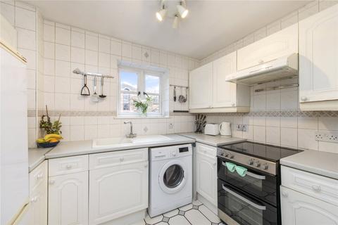 6 Athol Square, London, E14 0NP