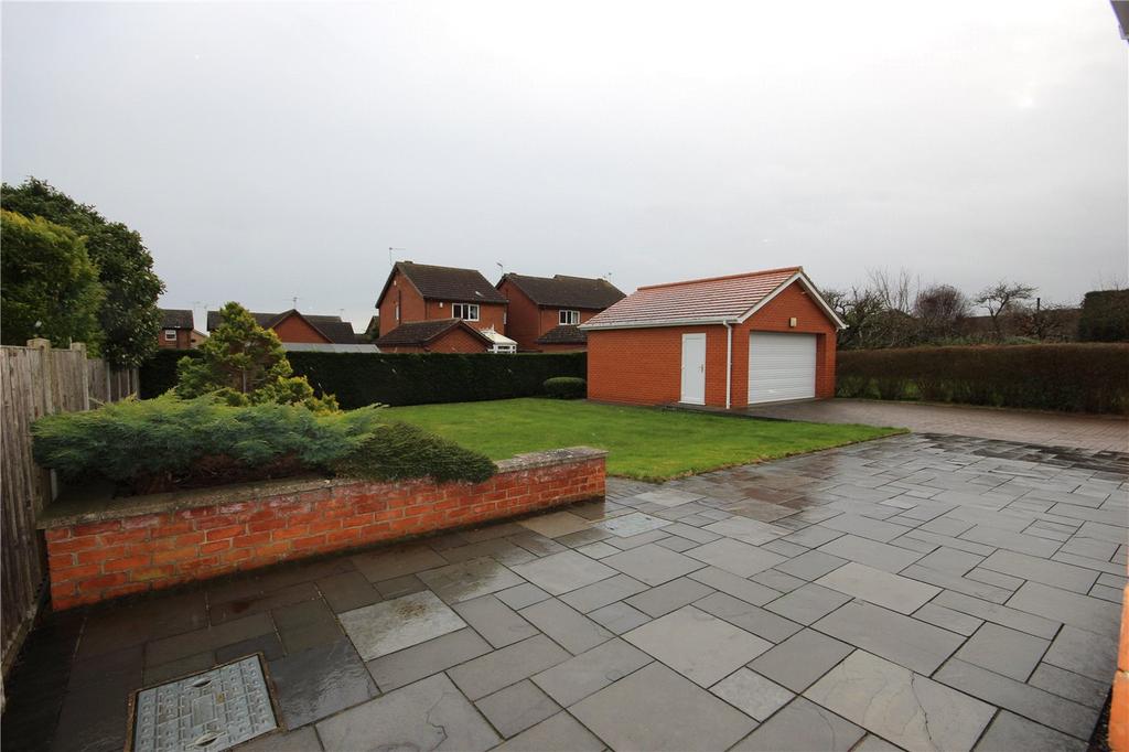 London Road, Sleaford, NG34 3 bed bungalow £1,000 pcm (£231 pw)