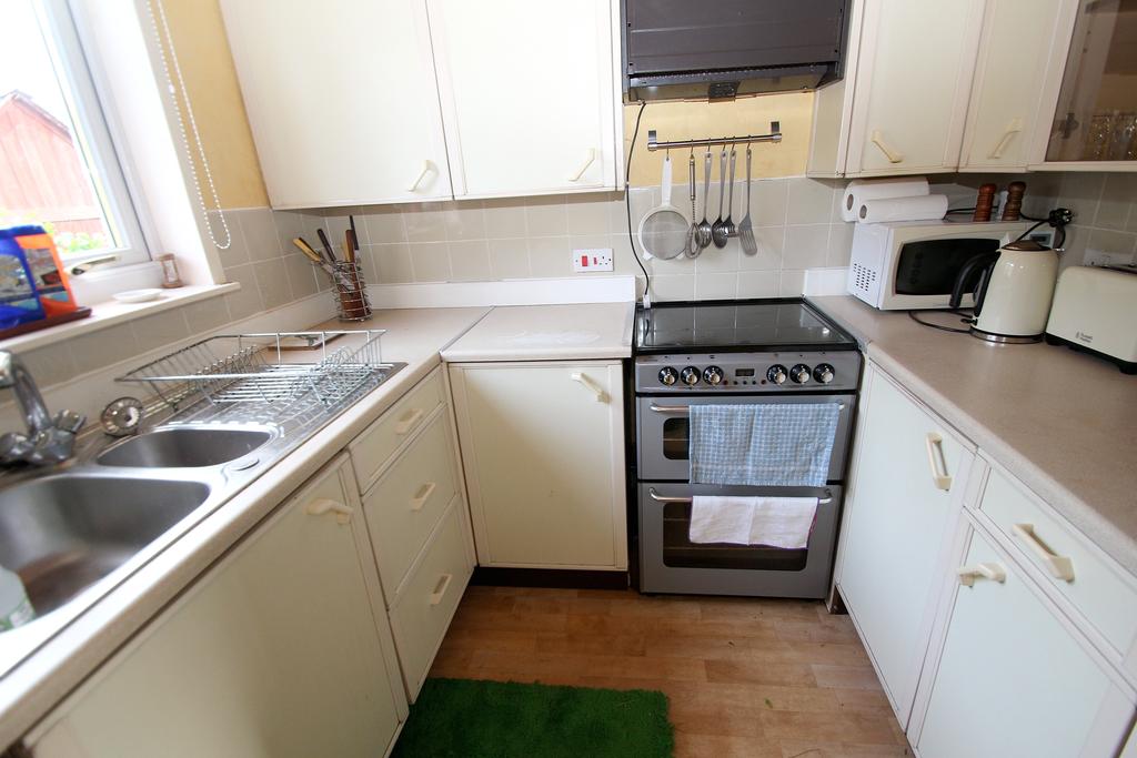 Loanan, 24 Clashmore, DORNOCH, IV25 3RG 2 bed detached villa £180,000