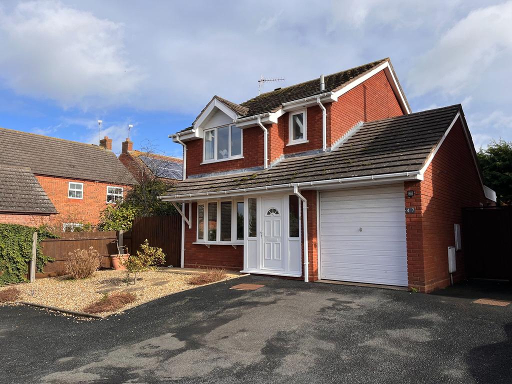 Marleigh Road,Bidford on Avon... 3 bed detached house £1,050 pcm (£