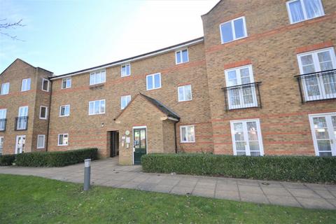 2 bedroom apartment to rent, Nottage Crescent, CM7