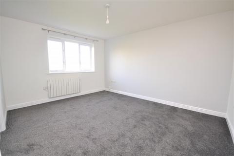 2 bedroom apartment to rent, Nottage Crescent, CM7