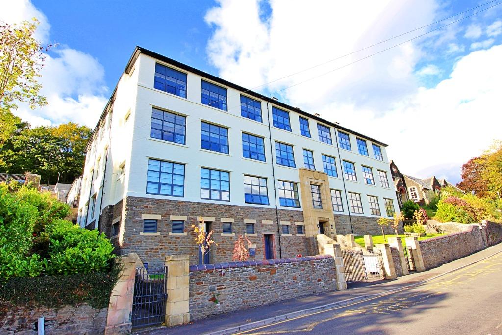 Pontypridd House, Tyfica Road, Graigwen, Pontypridd, CF37 1 bed flat