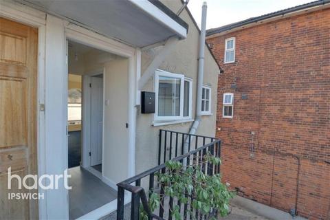 1 bedroom flat to rent, Military Road, Colchester