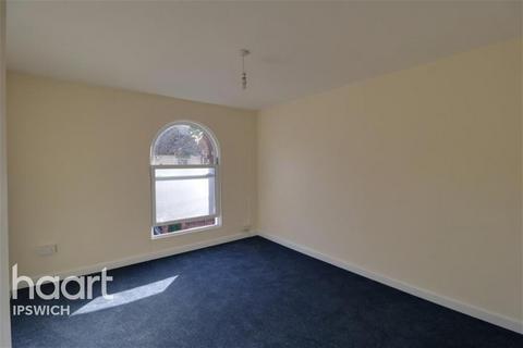 1 bedroom flat to rent, Military Road, Colchester