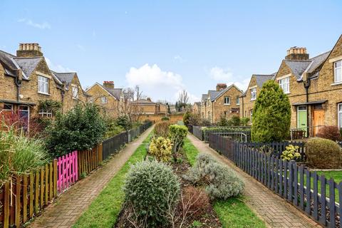 7, St Johns Cottages Maple Road, London, SE20 8HX