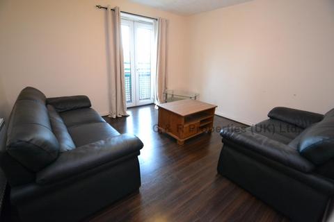 2 bedroom apartment to rent, Stretford Road, Hulme, Manchester. M15 4AW