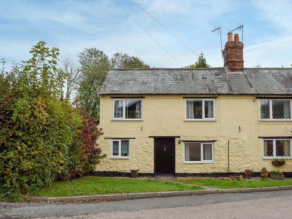 High Street, Welton, Daventry NN11 2JP 2 bed semidetached house £300,000