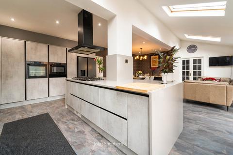 West Winds Barkers Lane, Wythall, Birmingham, B47 6BU