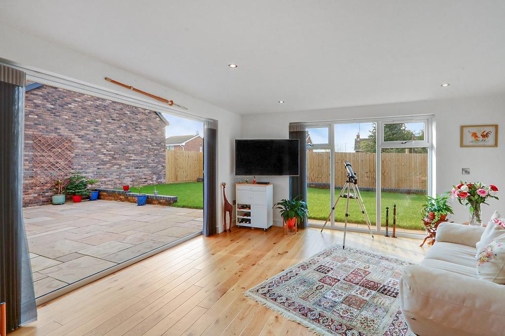 Allaston Road, Lydney, Gloucestershire. GL15 5SS 4 bed detached house