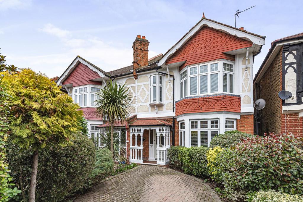 Queens Road, Wimbledon 5 bed semidetached house £1,325,000