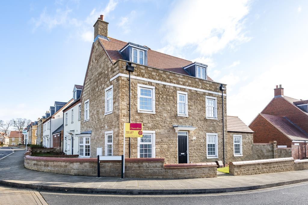 Hexham Road, Bicester, OX26 5 bed semidetached house £1,700 pcm (£