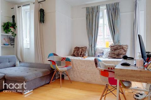 3 bedroom flat for sale - York Hill, London