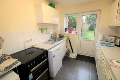 3 bedroom terraced house to rent, Chichester Walk, Wimborne BH21