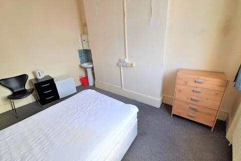 House share to rent - Holmes Road, Kentish Town