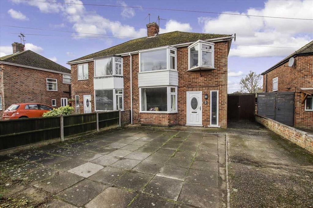 Brant Road, Lincoln, Lincoln 4 bed semidetached house £260,000
