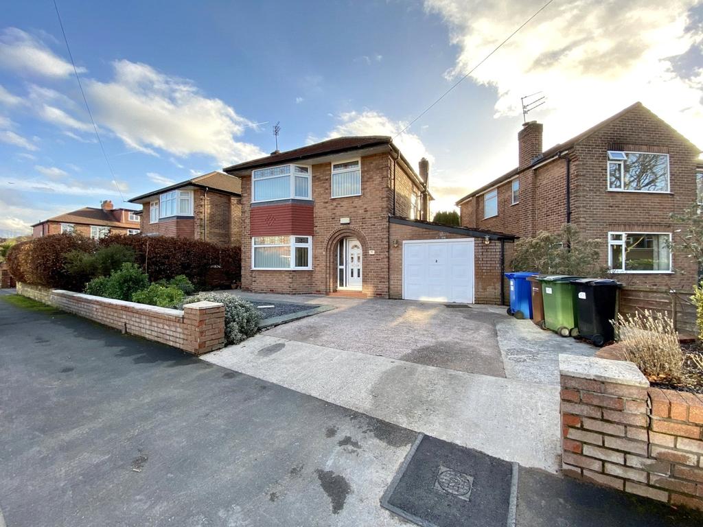 Cleveland Road, Heaton Moor, Stockport, SK4 3 bed detached house £550,000