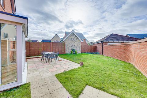 13 Beehive Lane, Hawkwell, Hockley, SS5 4FG