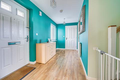 13 Beehive Lane, Hawkwell, Hockley, SS5 4FG