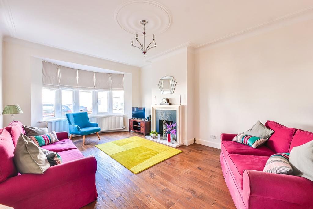 Northview Drive, Westcliffonsea, SS0 3 bed detached bungalow £400,000
