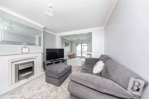 House in Rainham - View 3