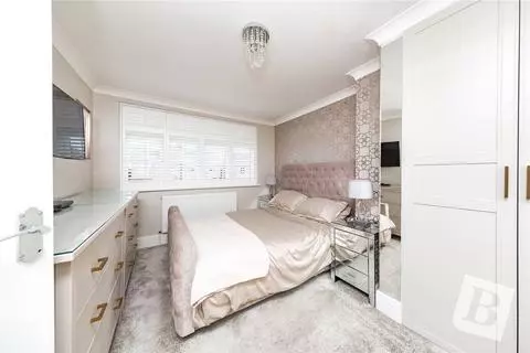 House in Rainham - View 2