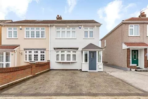 House in Rainham - View 5