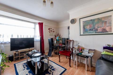 6 Parchmore Way, Thornton Heath, CR7 8HL