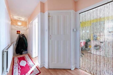 6 Parchmore Way, Thornton Heath, CR7 8HL