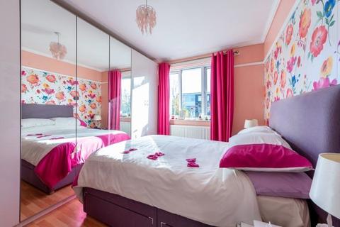 6 Parchmore Way, Thornton Heath, CR7 8HL