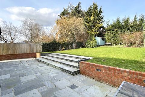 45 Highfield Road, Bourne End, SL8 5BE