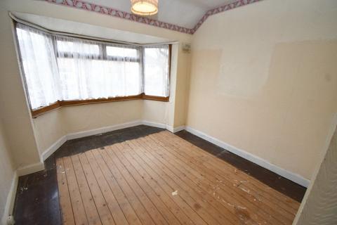 71 Stroud Road, Shirley, Solihull, B90 2JT