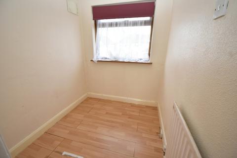 71 Stroud Road, Shirley, Solihull, B90 2JT