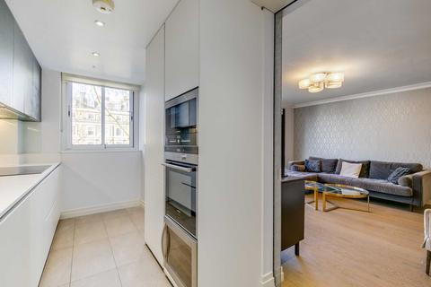 3 bedroom apartment to rent, Rutland Gate, Knightsbridge SW7
