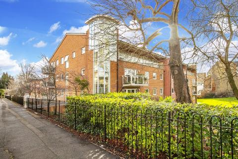 31 Clementine Walk, Woodford Green, IG8 9GT