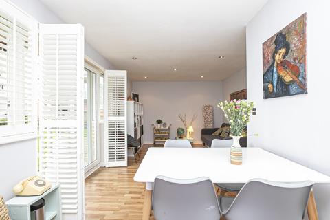 31 Clementine Walk, Woodford Green, IG8 9GT