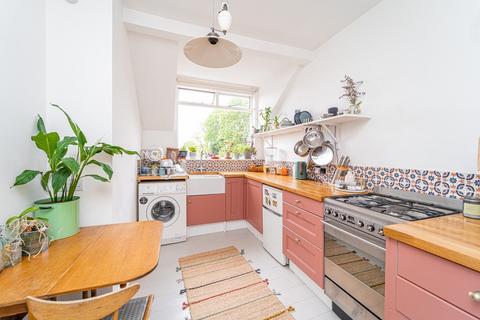 65c Crouch Hill, London, N4 4AJ