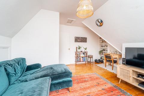65c Crouch Hill, London, N4 4AJ