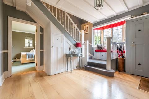 Little Beeches Cobham Way, East Horsley, Leatherhead, KT24 5BH
