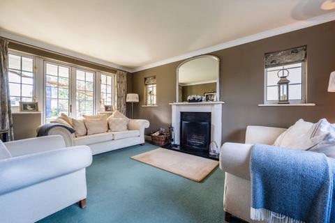 Little Beeches Cobham Way, East Horsley, Leatherhead, KT24 5BH