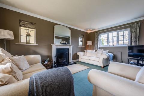Little Beeches Cobham Way, East Horsley, Leatherhead, KT24 5BH