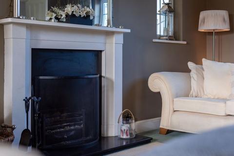 Little Beeches Cobham Way, East Horsley, Leatherhead, KT24 5BH