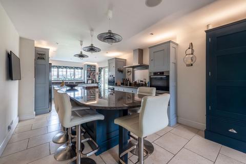 Little Beeches Cobham Way, East Horsley, Leatherhead, KT24 5BH