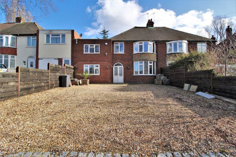 Lodge Road, Park Hall, Walsall, WS5 3LA 5 bed semidetached house £