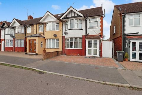 12 Britannia Avenue, Luton, LU3 1XD