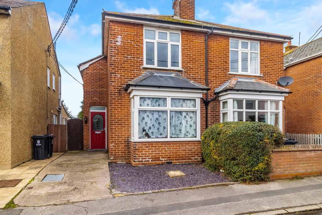 North Road, Brightlingsea, Colchester, CO7 2 bed semidetached house