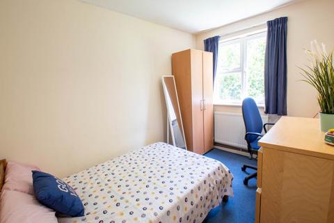 1 bedroom in a house share to rent, St Michaels Place, Canterbury, Kent