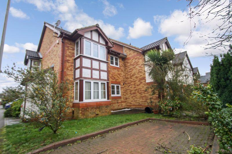 Elliott Avenue, Ruislip 1 bed terraced house £1,175 pcm (£271 pw)