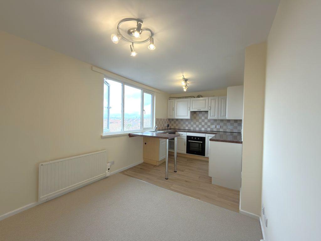 Kitchen and Lounge